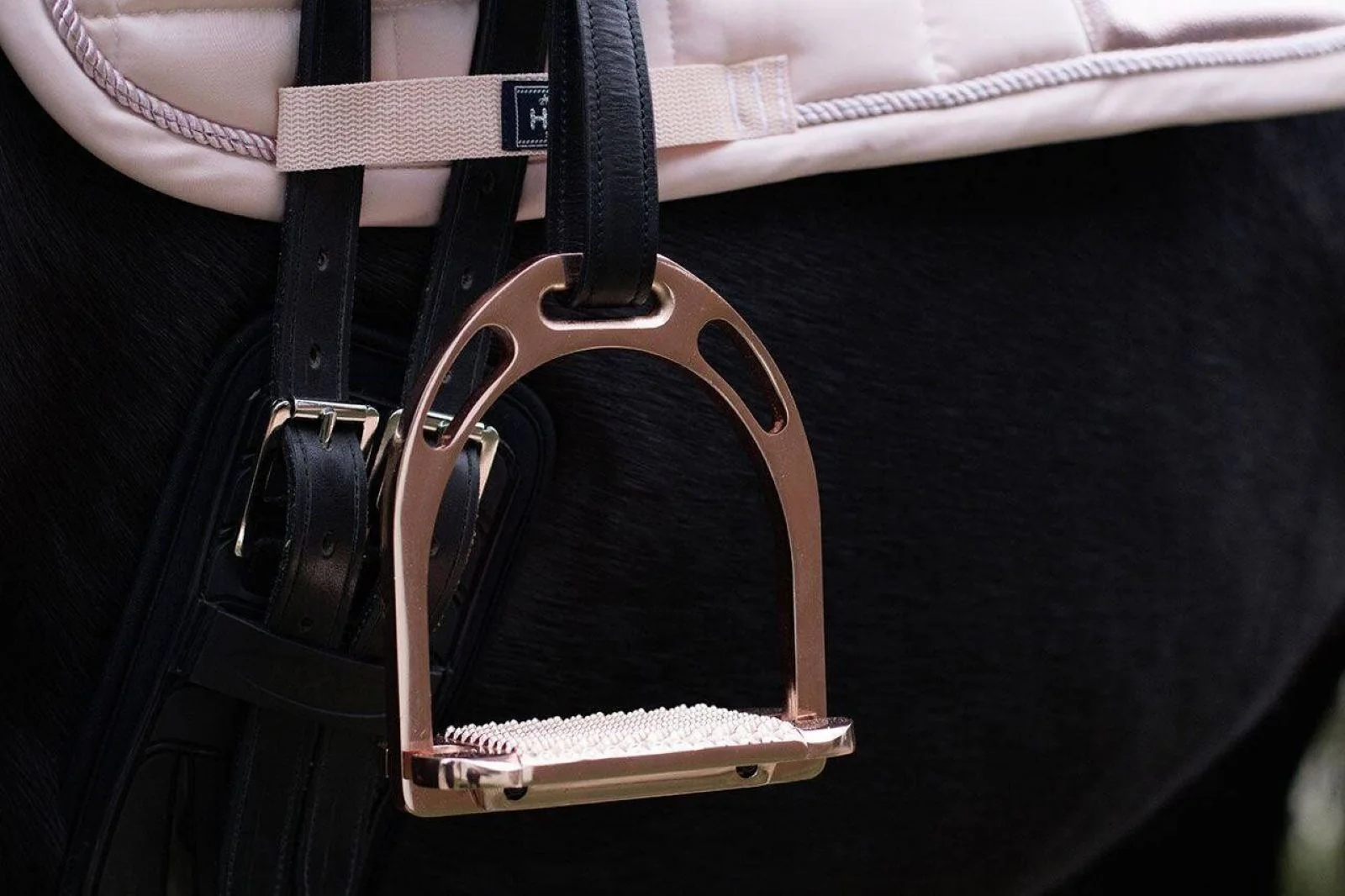 HKM Space Aluminium Stirrup -One pair - Image 3